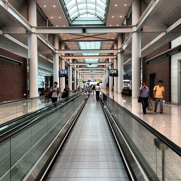 Passenger Conveyor for Airport