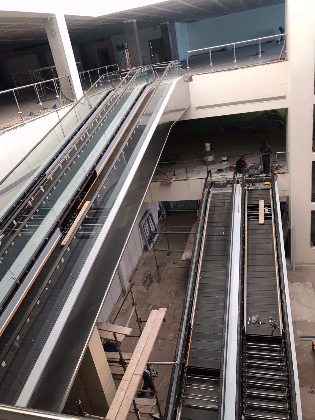 SANYO 0.65m/s speed outdoor escalator and moving walks